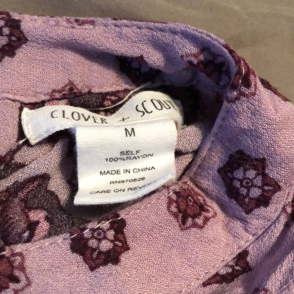 Thin stretchy purple tank top - Picture 2 of 2